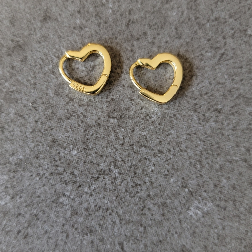 New small gold heart hoop earrings